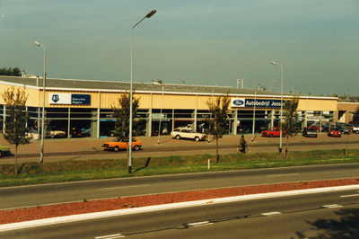 40796 Autobedrijf en garage Joosse, Gildeweg 20 gezien vanaf de Nieuwe Vlissingseweg. Op 17 okt. 1975 gevestigd aan de ...