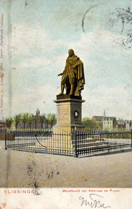 41201 Vlissingen Standbeeld van Admiraal de Ruyter Het standbeeld van M.A. de Ruyter op het Keizersbolwerk, Boulevard ...