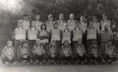 41425 Voetbal, VC Vlissingen, 1e selectie hoofdklas C, seizoen 1989-1990.Bovenste rij van l. naar r.: Marcel Schenk, ...