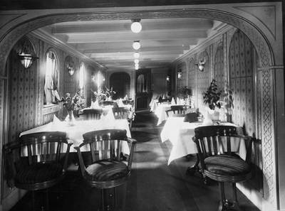 41523 Interieur van Grand Hotel Britannia op Boulevard Evertsen. Op 26 juni 1886 werd het hotel als Grand Hotel des ...
