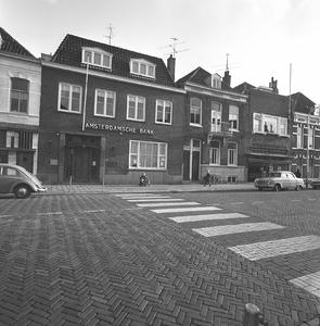 42179 Zuidzijde Coosje Buskenstraat gezien vanaf de hoek Badhuisstraat, Betje Wolffplein