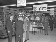 42545 Officiële opening van de supermarkt / warenhuis Miro aan de Gildeweg in Vlissingen op 23 maart 1971