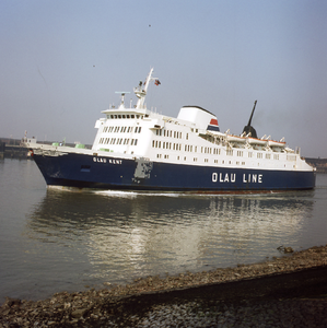 42925 Het schip Olau Kent van de Olau Line, voor de veerdienst Vlissingen - Sheerness.Het schip is in 1976 in de vaart ...