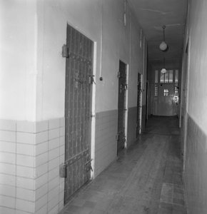 43368 De cellen in het oude politiebureau in de Breestraat in Vlissingen, gebouwd in 1910