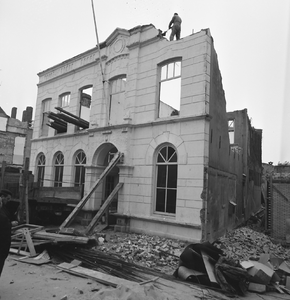 43387 Sloop van het politiebureau in de Breestraat in Vlissingen, bouwjaar 1910 en nieuwbouw in de Molenstraat, hoek ...