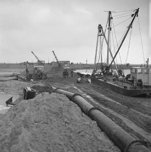 44289 Aanleg van industrie- annex bedrijventerrein Vlissingen-oost in het Sloegebied. Vanaf 1961 wordt de hoofdvaargeul ...