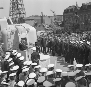 44377 Hr. Ms. Noord-Brabant, onderzeebootjager, officiële overdracht aan de Houtkade. Bouwnr. 270, bouwjaar 1951 bij de ...