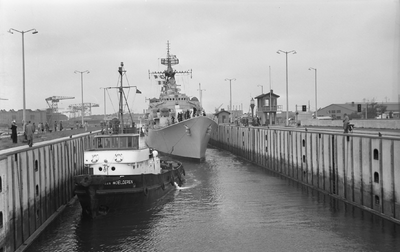 44456 Aflevering van de onderzeebootjager Limburg.Gebouwd door de Kon. Mij. de Schelde in opdracht van de Koninklijke ...