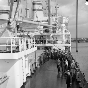 44653 Kon. Mij. De Schelde, overdracht op 8 september 1962 van het vrachtschip Afram River. Bouwnummer 314. Het schip ...