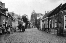 45194 Paspoortstraat Oost-Souburg Op de achtergrond staat de Nederlands Hervormde kerk aan het Oranjeplein