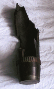 45265 Tweede wereldoorlog 1940-1945. Granaat kaliber 10,5 cm., in mei 1940 afgeschoten van Frans kustgeschut bij ...