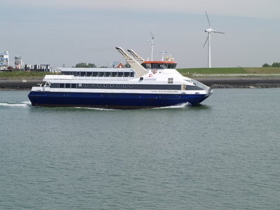 45402 Veerboot 'Prins Willem Alexander' één van de twee Swath schepen van de BBA Fast Ferries.Voet- fietsveerdienst ...