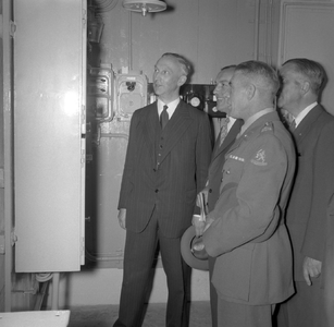 46514 Officiële opening van de commandobunker van de B.B. (Bescherming Bevolking) aan de Hogeweg op 24 september 1955.