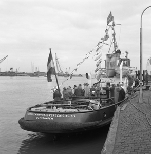 46540 Frederik Hendrik , de nieuwe sleepboot van de Steenkolen Handelsvereniging (SHV) aan de Buitenhaven.