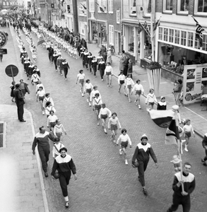 46639 Bevrijdingsfeest te Vlissingen, optocht 5 mei 1959 op de Nieuwendijk