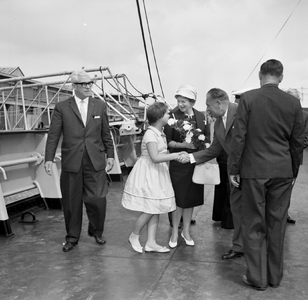 46653 Overdracht van het vrachtschip Beniowski aan rederij Polish Ocean Lines op 29 juli 1960. Gebouwd door de Kon. ...