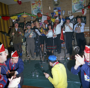 46984 Viering carnaval in het clubhuis van voetbalvereniging VC Vlissingen