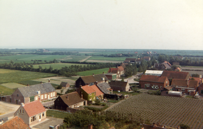 47291 Ritthem, Dorpsweg en Zuidwateringstraat gezien vanuit de toren van de Nederlands Hervormde kerk