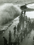47422 De stormvloedramp van 31 januari / 1 februari 1953.Het gat in de zeewering op Boulevard de Ruyter tijdens de storm.
