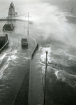 47428 De stormvloedramp van 31 januari / 1 februari 1953, het Keizersbolwerk op Boulevard de Ruyter tijdens de storm.