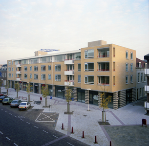 48086 Nieuwbouw in de Coosje Buskenstraat, appartementen en kantoorruimte op de begane grond