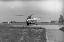 48269 Helicopterdienst Brussel, Knokke, Vlissingen, Zierikzee en Rotterdam van 18 mei tot 4 sept. 1955. In Rotterdam ...