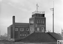 48558 Koninklijk Nederlands Meteorologisch instituut (KNMI) aan het eind van de Piet Heinkade