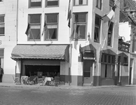 48596 Café Irene, Nieuwendijk 3 hoek Sarazijnstraat (voorheen café Suisse)