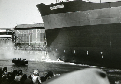 49041 Kon. Mij. De Schelde, tewaterlating van de Nederlandse tanker Barendrecht op 4 juli 1959, bouwnummer 287. Het ...