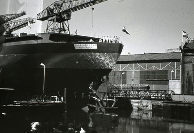 49042 Kon. Mij. De Schelde, tewaterlating van de Nederlandse tanker Barendrecht op 4 juli 1959, bouwnummer 287. Het ...
