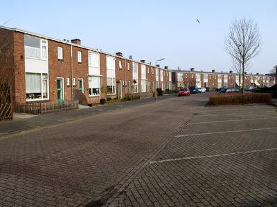 49518 Oost-Souburg, de Stuart Makkerstraat gezien vanaf de Bermweg