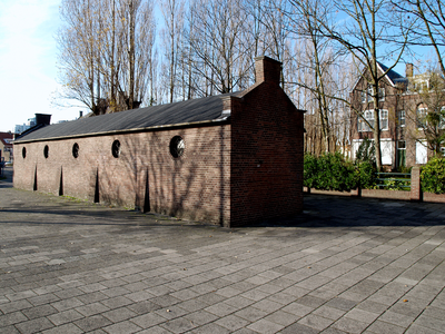 49568 De Rooms-katholieke kerk aan de Dokter Friesenstraat / Singel.De kerk is gebouwd in 1911 en op 24 dec. van dat ...
