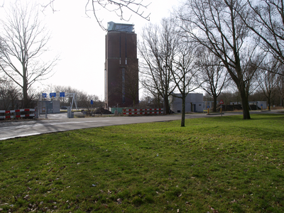 50094 Oost-Souburg, de watertoren aan het eind van de Vlissingsestraat. De watertoren (35 meter hoog), is gebouwd in ...