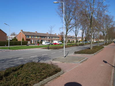 50828 Wijk Schoonenburg in Oost-Souburg. De Lekstraat met op de achtergrond de woningen aan de Hontestraat