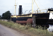 51355 Het ramschip Schorpioen in de Tweede Binnenhaven.Na de bouw werd de Schorpioen in 1868 als ramschip bij de ...
