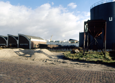 51635 De Westerhavenweg met links de voormalige bedrijfsgebouwen van de Stoomvaartmij. Zeeland (SMZ), gebouwd ca.1950 ...
