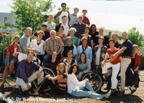51860 Onderwijzers van CBS De Wissel aan de Flamingoweg en nevenvestiging aan de Kleiweg. Schooljaar 2002-2003