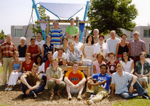 51863 Onderwijzers van CBS De Wissel aan de Kleiweg. Schooljaar 2003-2004