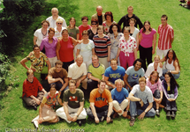 51870 Onderwijzers van CBS De Wissel aan de Flamingoweg en nevenvestiging aan de Kleiweg. Schooljaar 2004-2005.