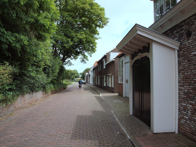 51922 De zuidzijde van het Marnixplein in West-Souburg gezien in de richting van de Nieuwe Vlissingseweg. Op de ...