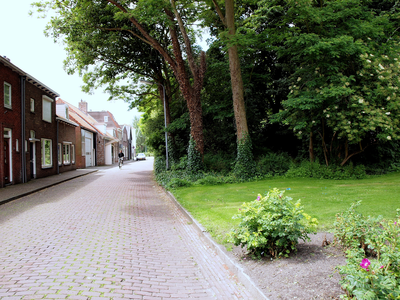 51924 De zuidzijde van het Marnixplein in West-Souburg gezien in de richting van de Parklaan