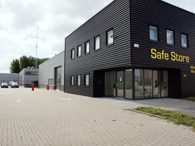 52145 Het bedrijventerrein Vrijburg in Vlissingen. Safe Store, opslagruimte voor bedrijven en particulieren, Bedrijfsweg 23