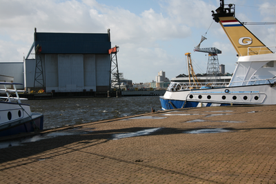 52457 Dokloods II van de Koninklijke Scheldegroep (Damen Shipyards) in Vlissingen gezien vanaf de landtong tussen 1e en ...