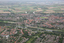 52635 Luchtfoto van Oost-Souburg gezien in oostelijke richting. Op de voorgrond is nog een gedeelte van West-Souburg en ...