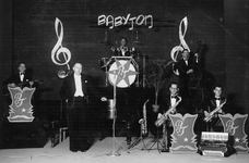 52662 Het Babyton show orkest onder leiding van Baby den Toonder
