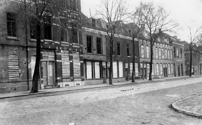 52684 Tweede Wereldoorlog. Oorlogsschade aan de huizen in de Joost de Moorstraat tijdens de 2e wereldoorlog