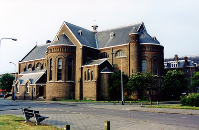 52938 De Rooms-katholieke kerk aan de Dokter Friesenstraat / Singel.De kerk is gebouwd in 1911 en op 24 dec. van dat ...