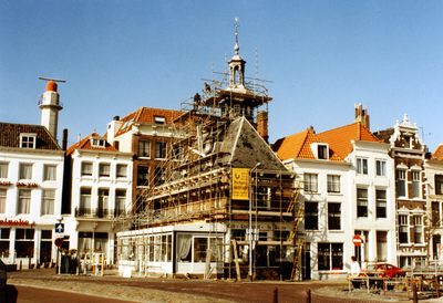 53166 Het Beursgebouw, Beursplein no.11 dateert van 1635. In dat jaar werd de oorspronkelijke beurs uit 1540 ingrijpend ...