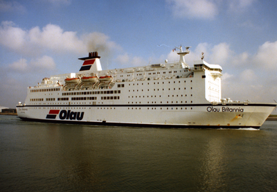 53482 De 'Olau Britannia' (2) in 1990 in de vaart gekomen voor de veerdienst Vlissingen-Sheerness. Het schip kwam in de ...