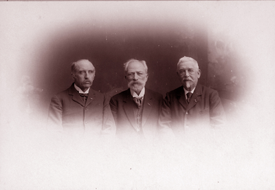 53529 Directeur en ingenieurs van de Kon. Mij. de Schelde.Van l. naar r.: W.H. Martin, Jos. van Raalte, J. Janszen.